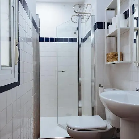 Lejlighed Ad2b Apartment, 300m From Cathedral With 2br *