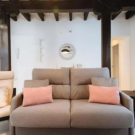 Ad2b Apartment, 300m From Cathedral With 2br Lejlighed *