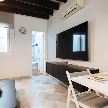 Ad2b Apartment, 300m From Cathedral With 2br Sevilla