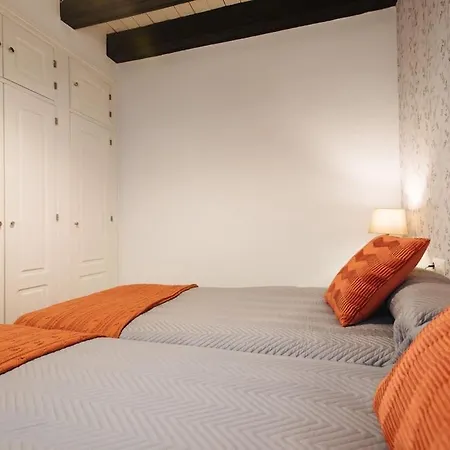 Ad2b Apartment, 300m From Cathedral With 2br Sevilla