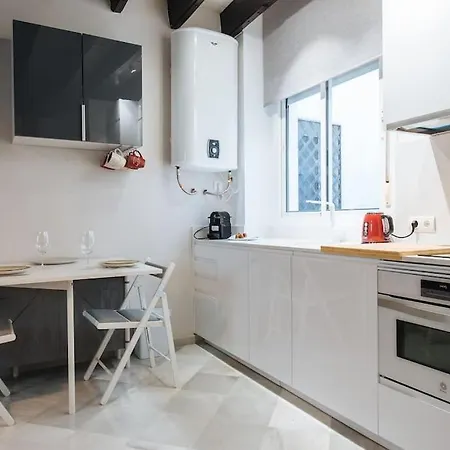 Ad2b Apartment, 300m From Cathedral With 2br * Sevilla